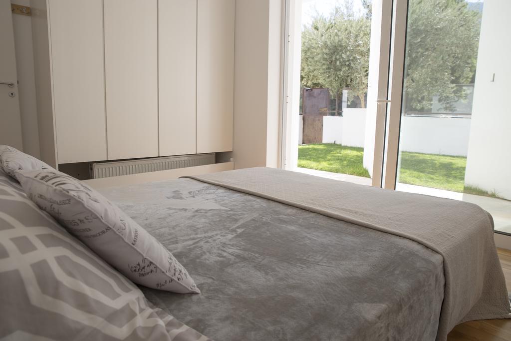 Infinity White Complex By Gk Properties Porto Rafti Exterior photo